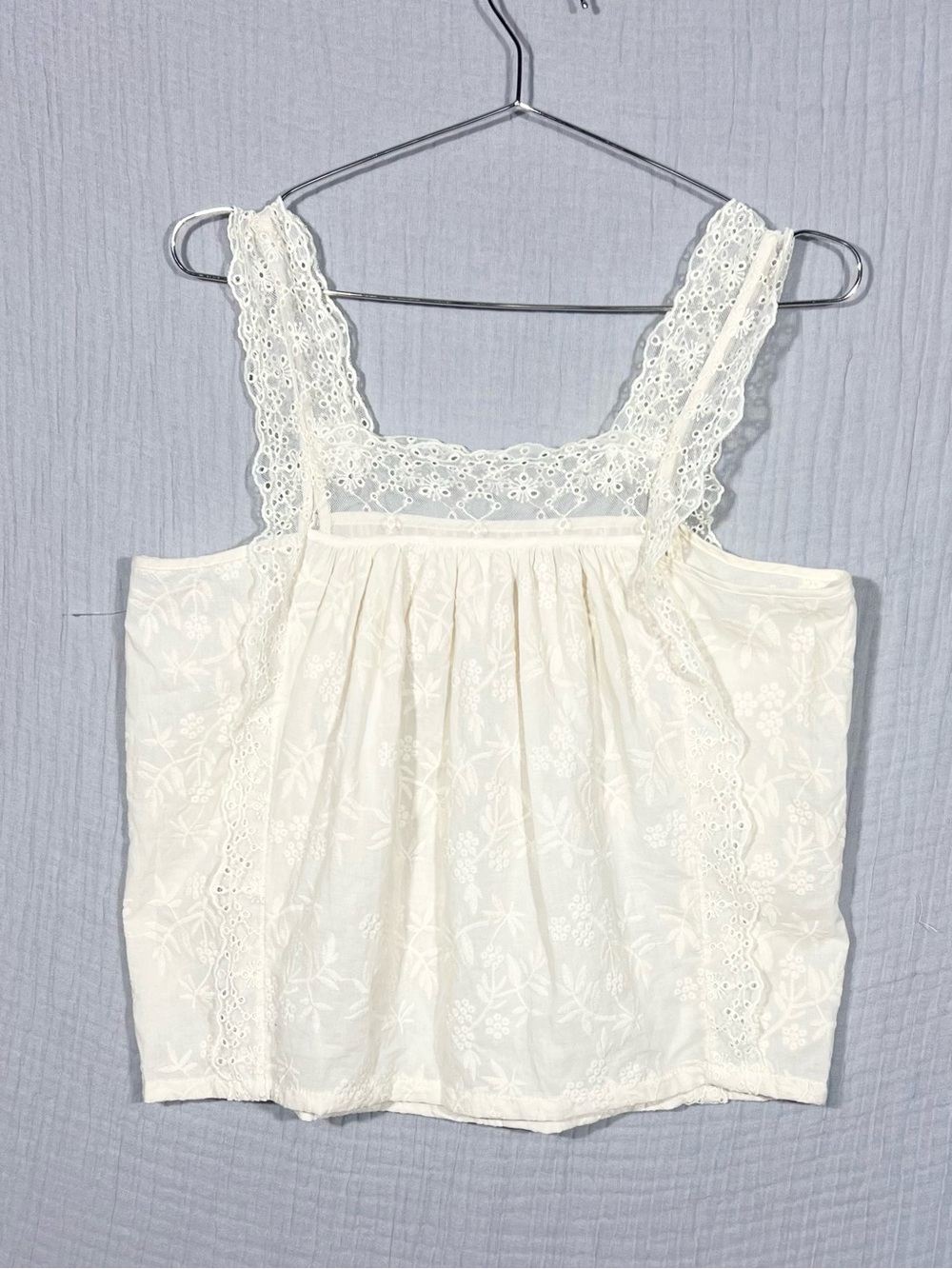 🌸 NWT | Celebrity Pink | White Lace Eyelet Boho Cottagecore Crop Tank Top | M - Picture 4 of 8